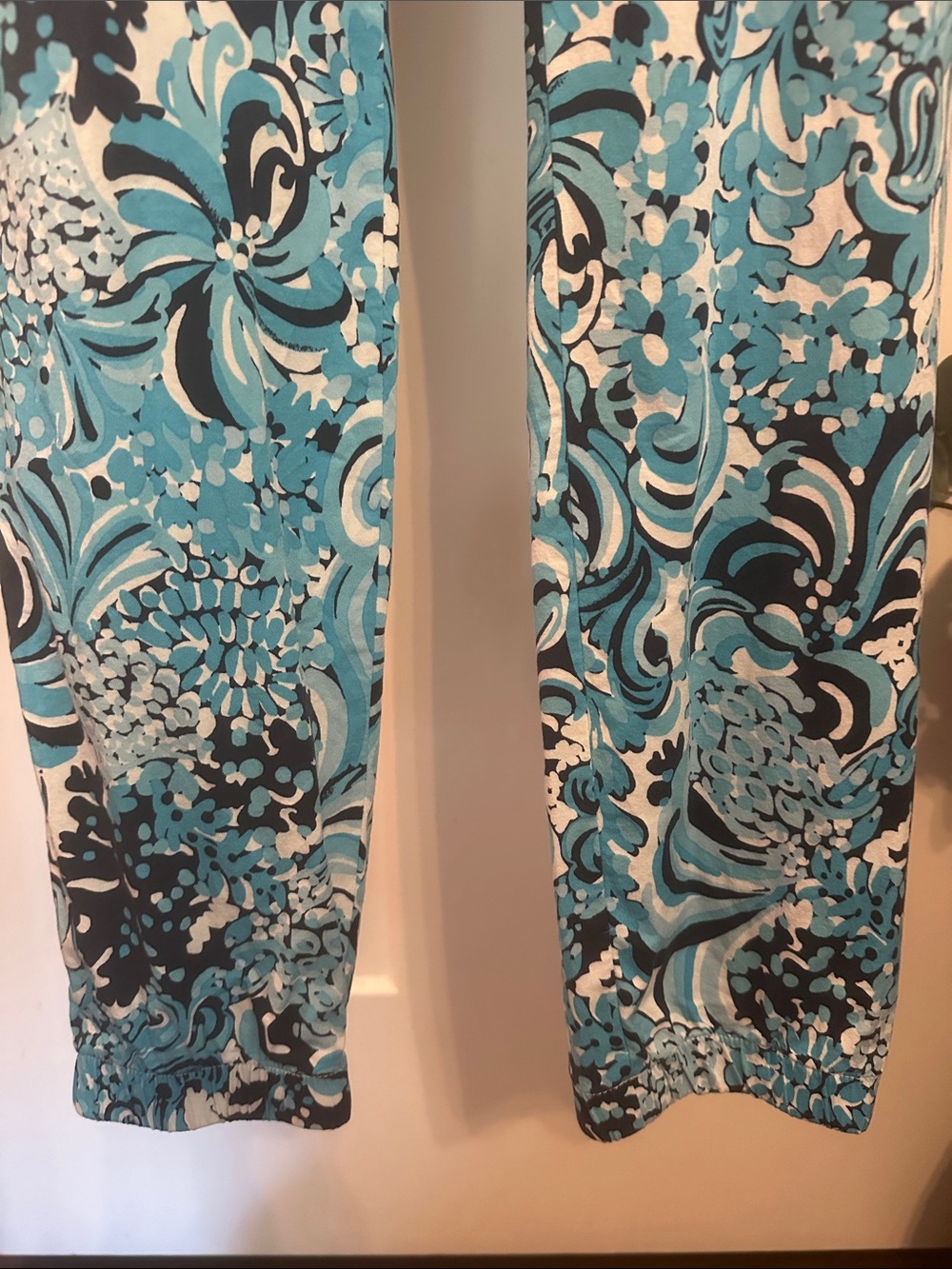 Lilly Pulitzer Rici stretch Resort white Mermazing Blue Floral M pockets pants - Picture 6 of 13